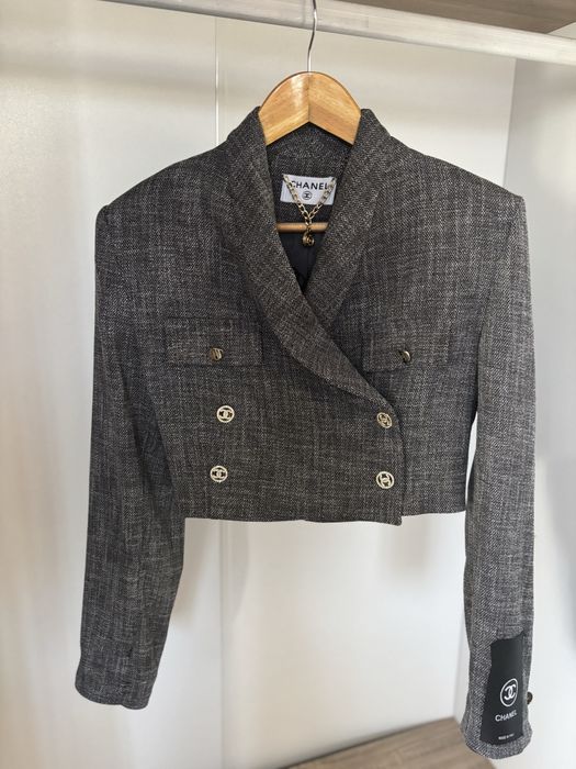 Наличен дамски костюм