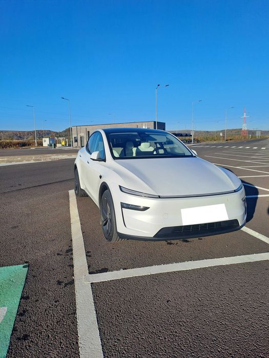 Тесла Tesla Model Y juniper SR RWD
