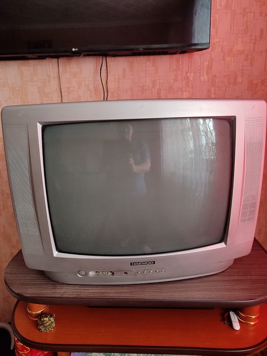Продам телевизор