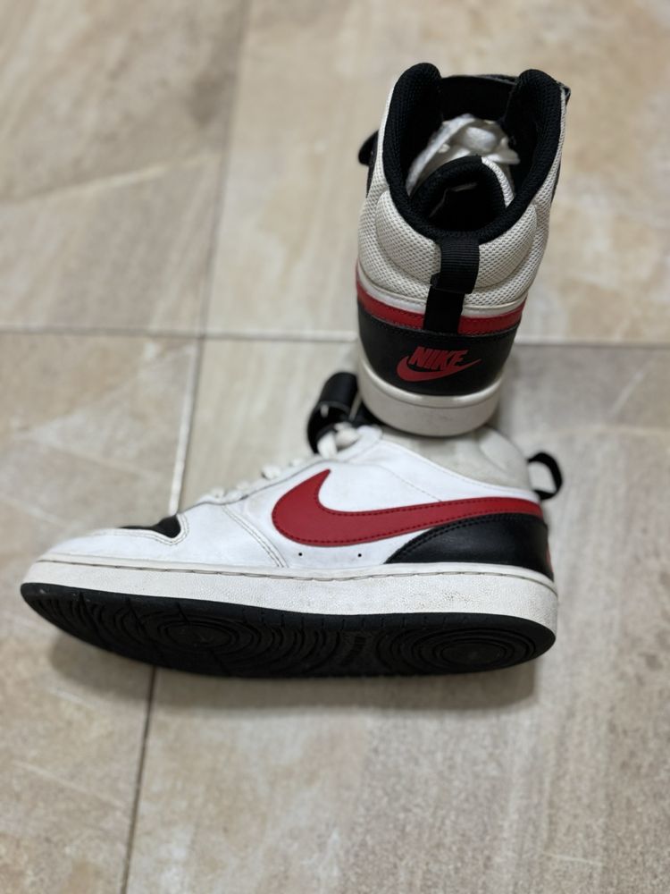 Спортни маратонки nike.