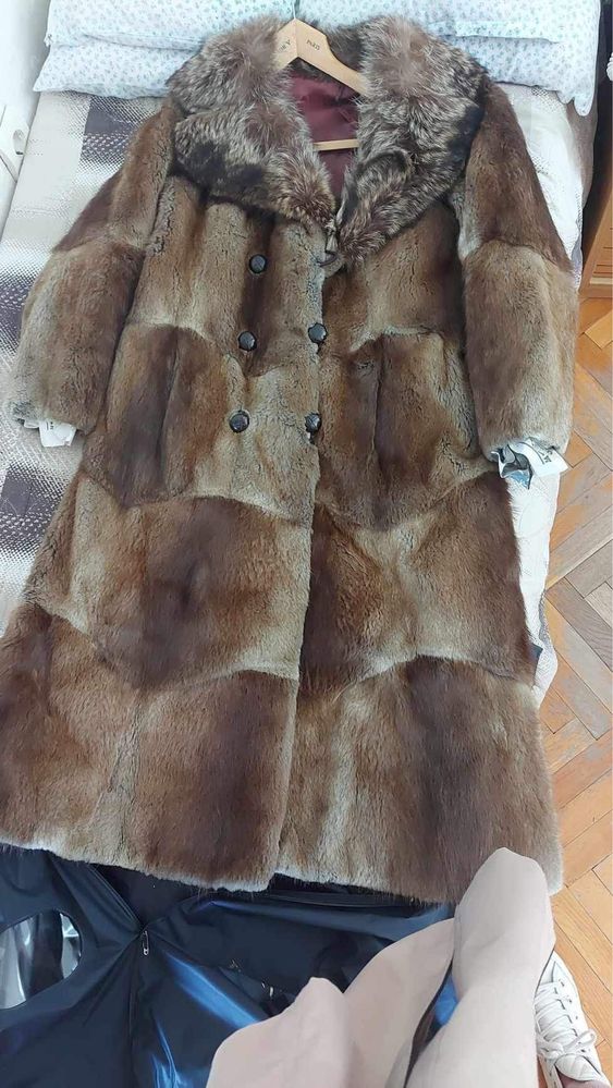 Дамско кожено палто от енот