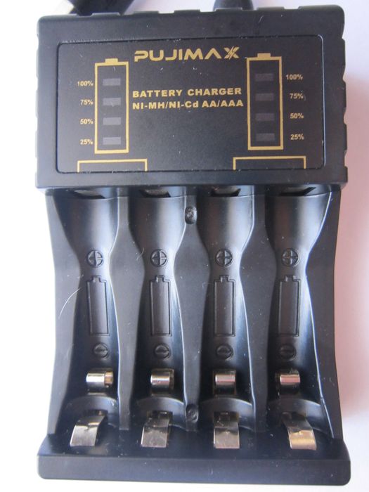 Зарядное устройство PUJIMAX для АА и ААА аккумуляторов.