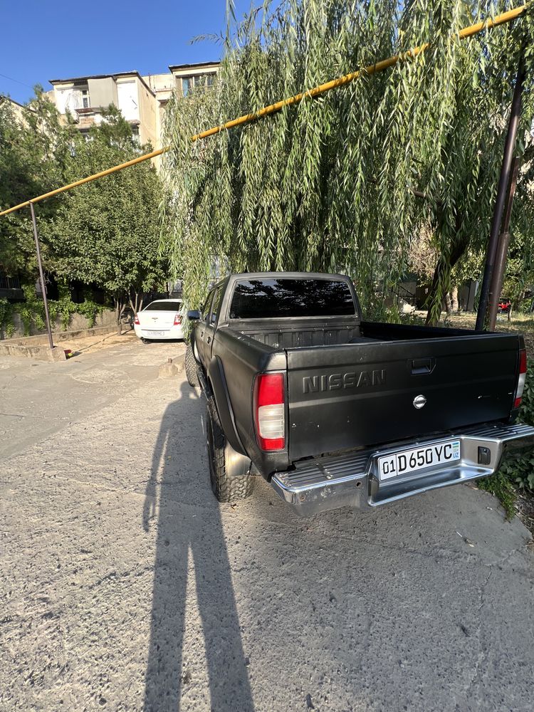 Nissan navara (frontier) pikap