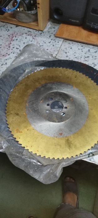Panza circular metal