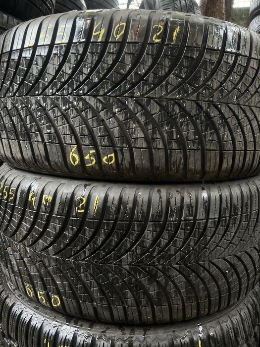 255 40 21 Goodyear Vector 4 Season / Vulcanizare Non Stop