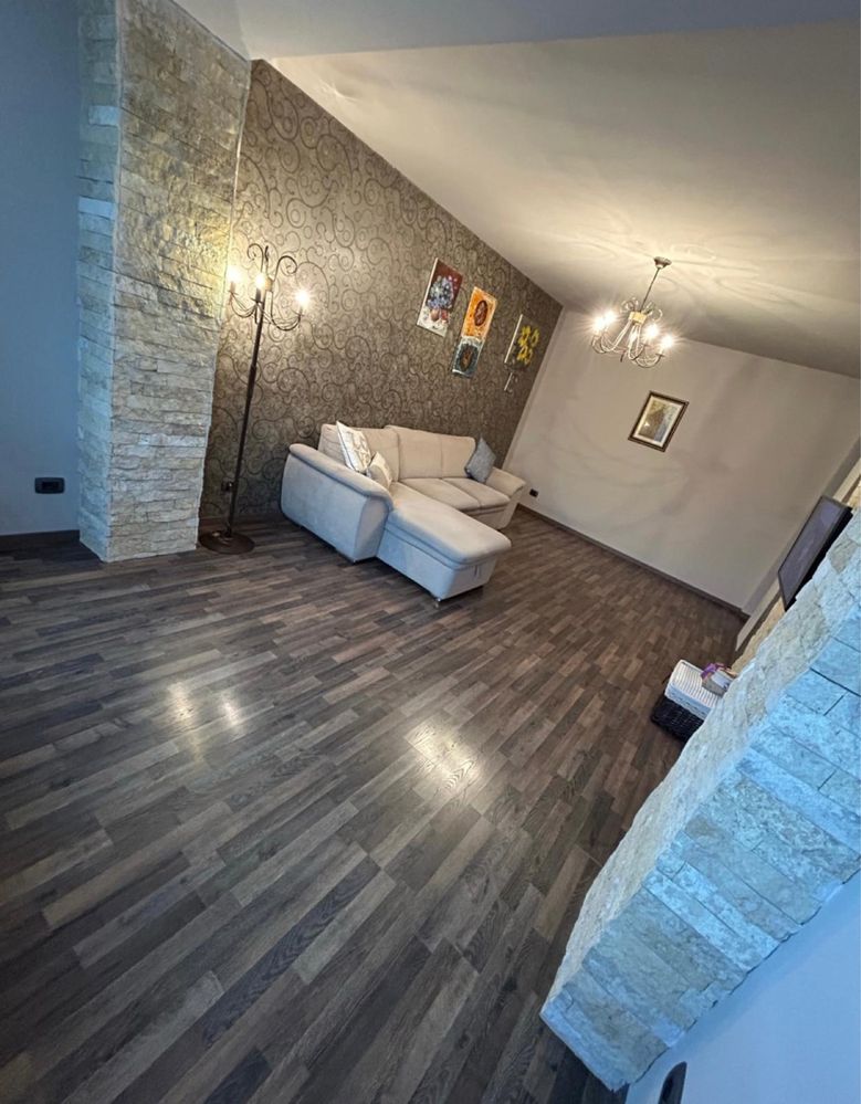 Vanzare apartament 3 camere