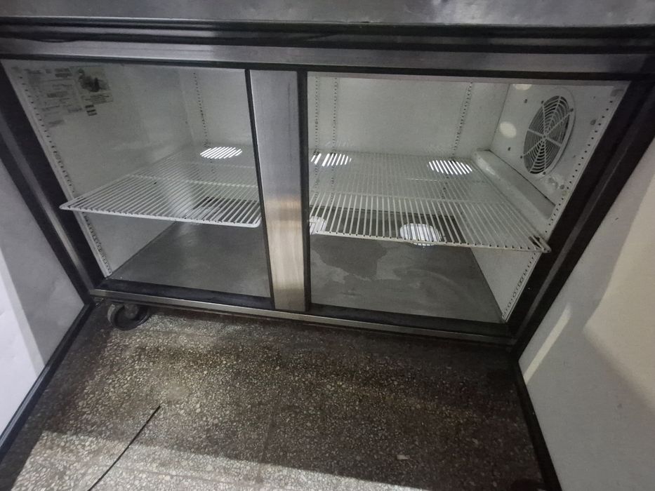 Хладилна маса за пица TRUE