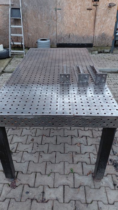 Vând masă de sudură profesională