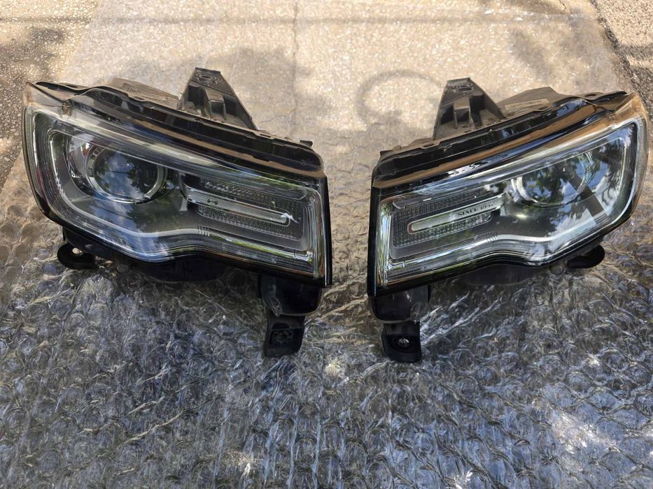Фарове за Grand Cherokee Wk2
