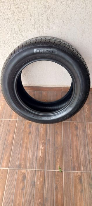 Vând cauciuc PIRELLI  215/55 16
