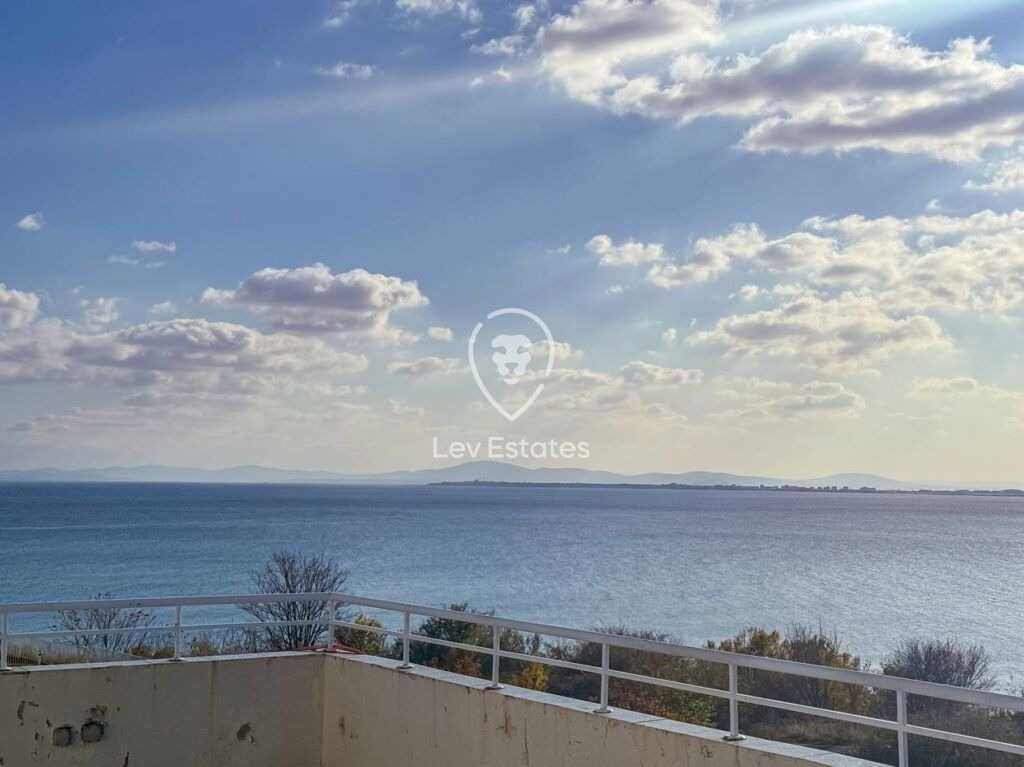 Уютен тристаен апартамент с изглед към морето в Rutland Bay, Равда