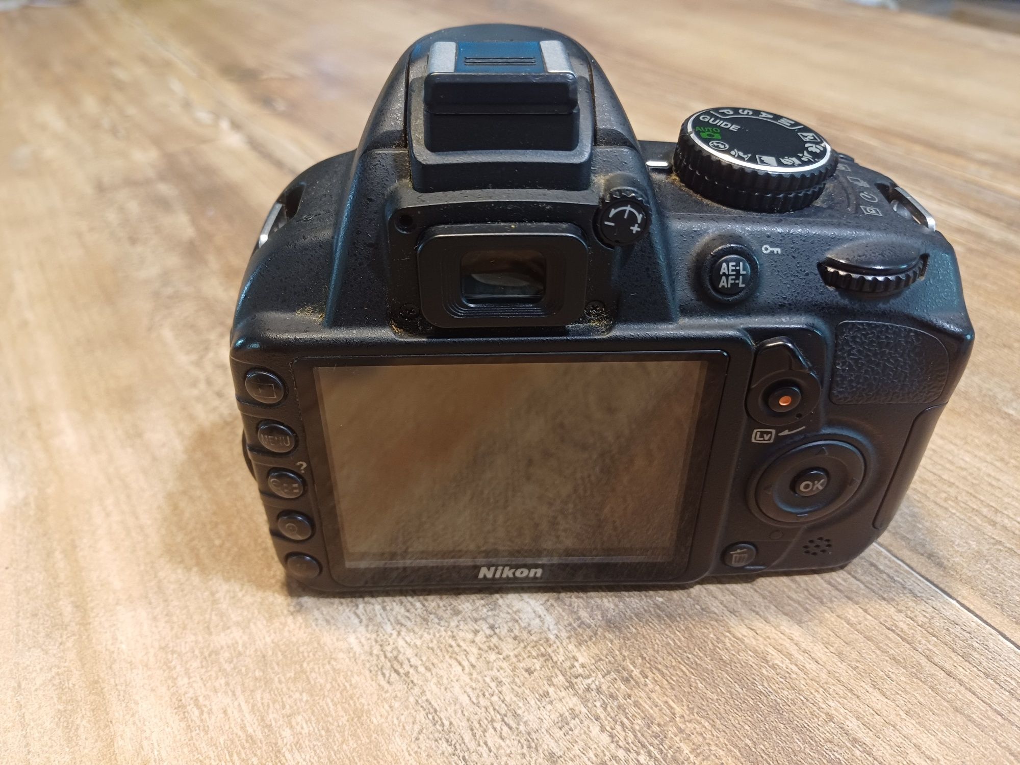 Фотоапарат DSLR Nikon D3100 с 2 обектива