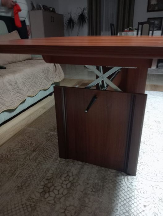 Masa living,extensibila ,lățime 66,lungime 1,32,extinsă 1,72