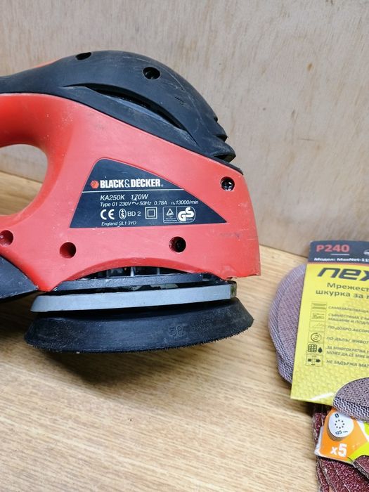 Виброшлайф Black Decker
