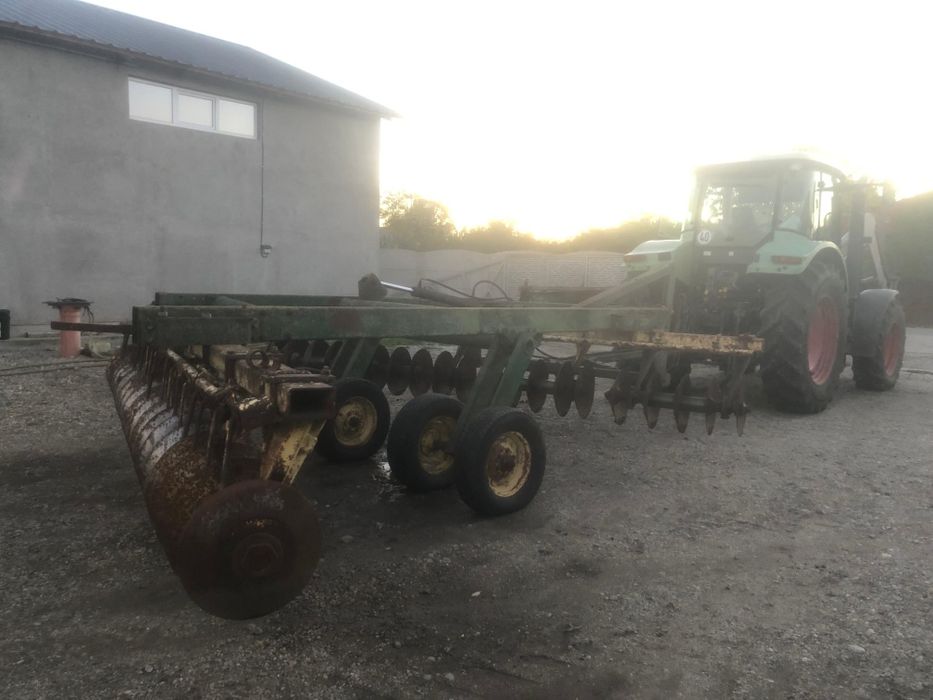 Vând disc john deere