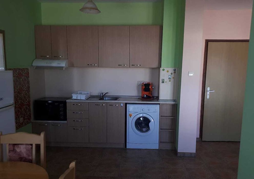 Дава се под наем Едностаен апартамент в Бургас, Меден рудник - зона А - 57 кв.м за 150 € - Снимка #1