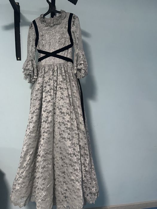 Продам платье нарядное, размер S