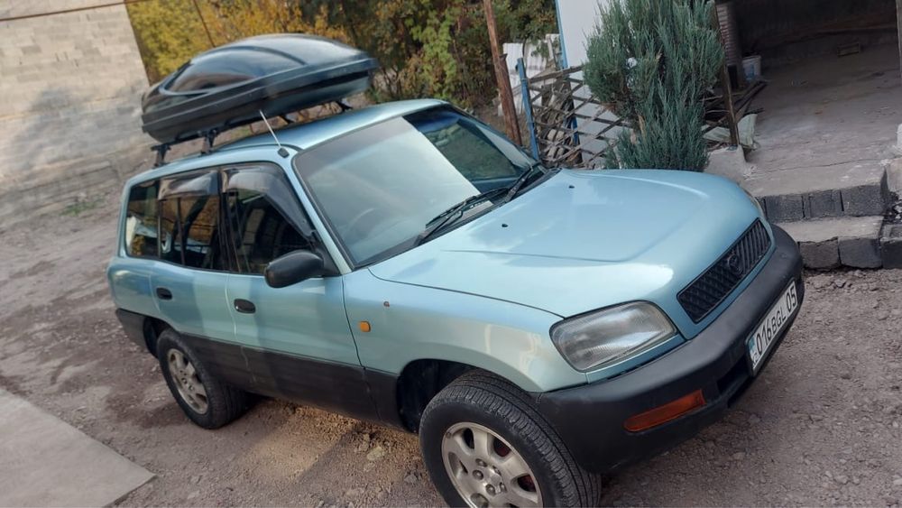 Продам машину Rav 4