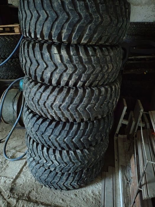 2 caucicuri Maxxis mudzila 37 13.5 15