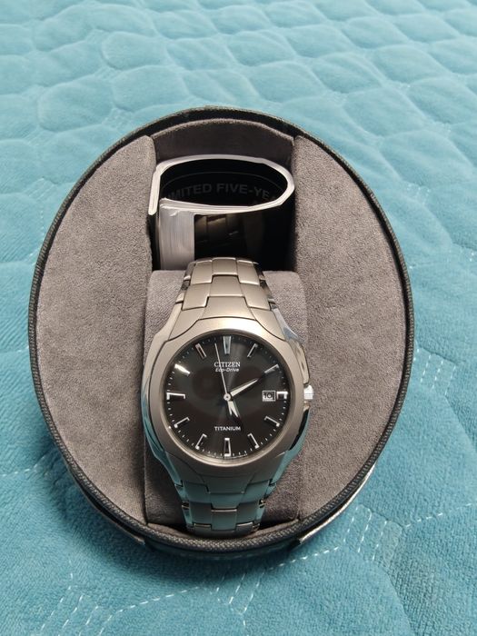 Ceas titanium Citizen secundarul bate pe loc