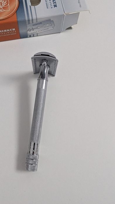 Vând aparat de bărbierit Merkur 25C