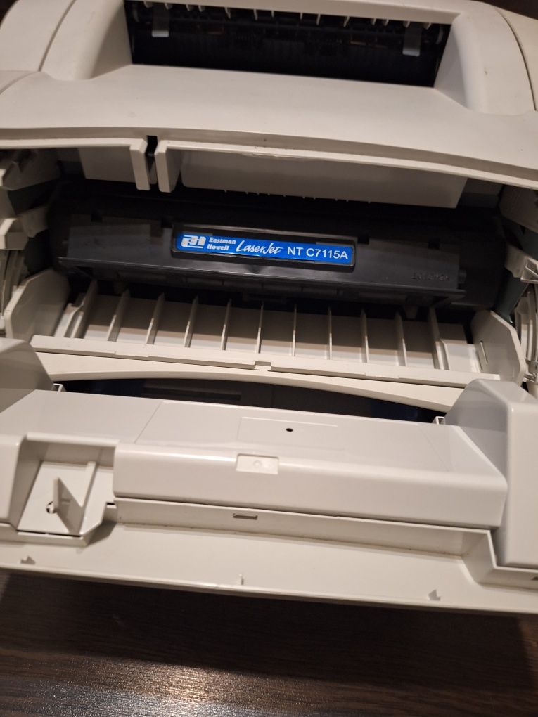 Imprimanta HP Deskjet 5550, HP Laserjet 1000 series