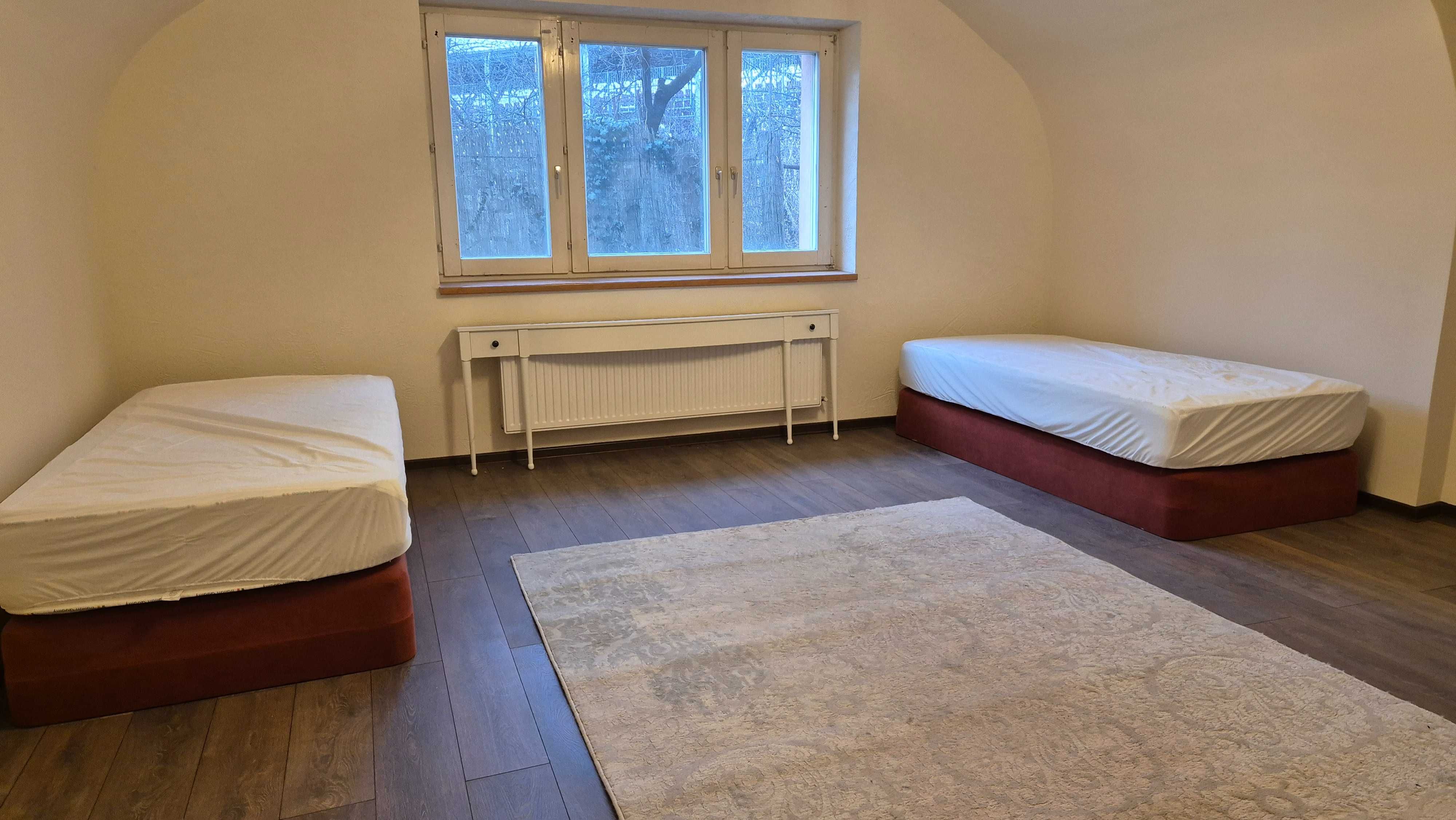 Apartament in casa, str Gruia 170mp