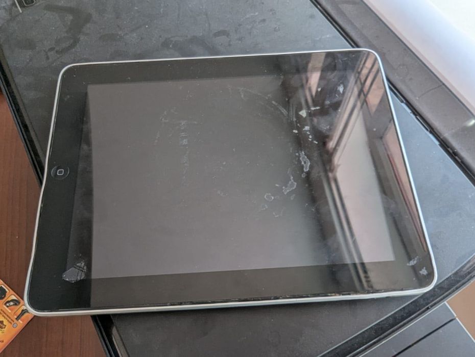 iPad первого поколения
