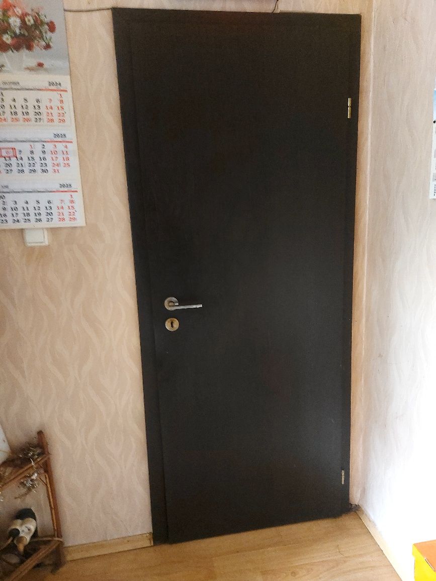 Продавам 4 врати с размери 1.90 на 60см