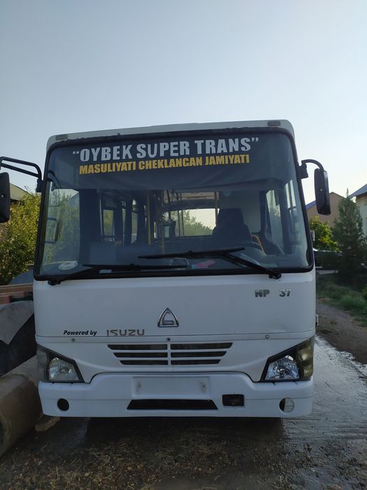Isuzu avtobus kabina