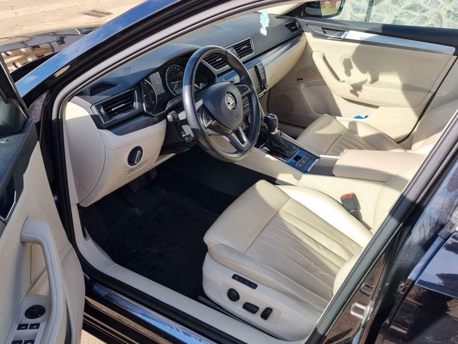 Skoda Superb DSG, piele, trapa, camera, Canton, scaune incalzite, ACC