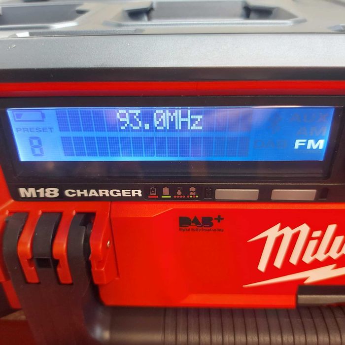 ПРОМОЦИЯ.Milwaukee M18 PRCDAB+-0 PackOut акумулаторно радио