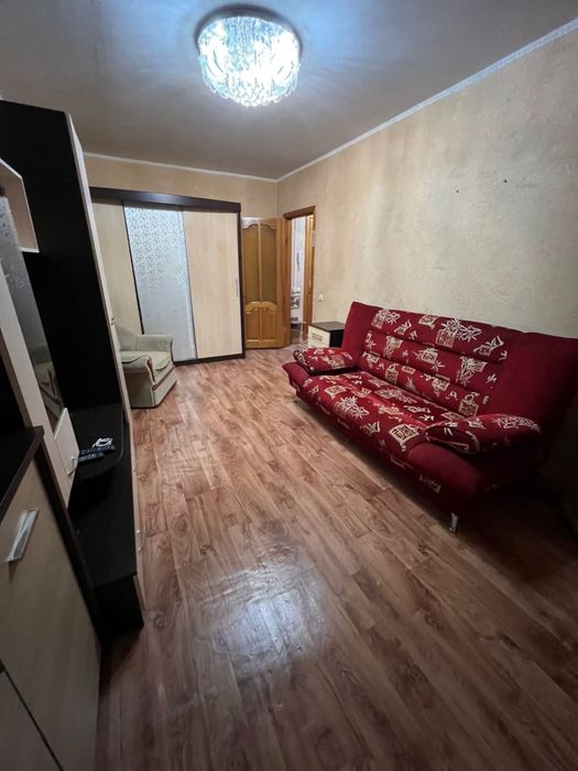 Продается 1-комнатная квартира в 20-мкр. 2-й этаж