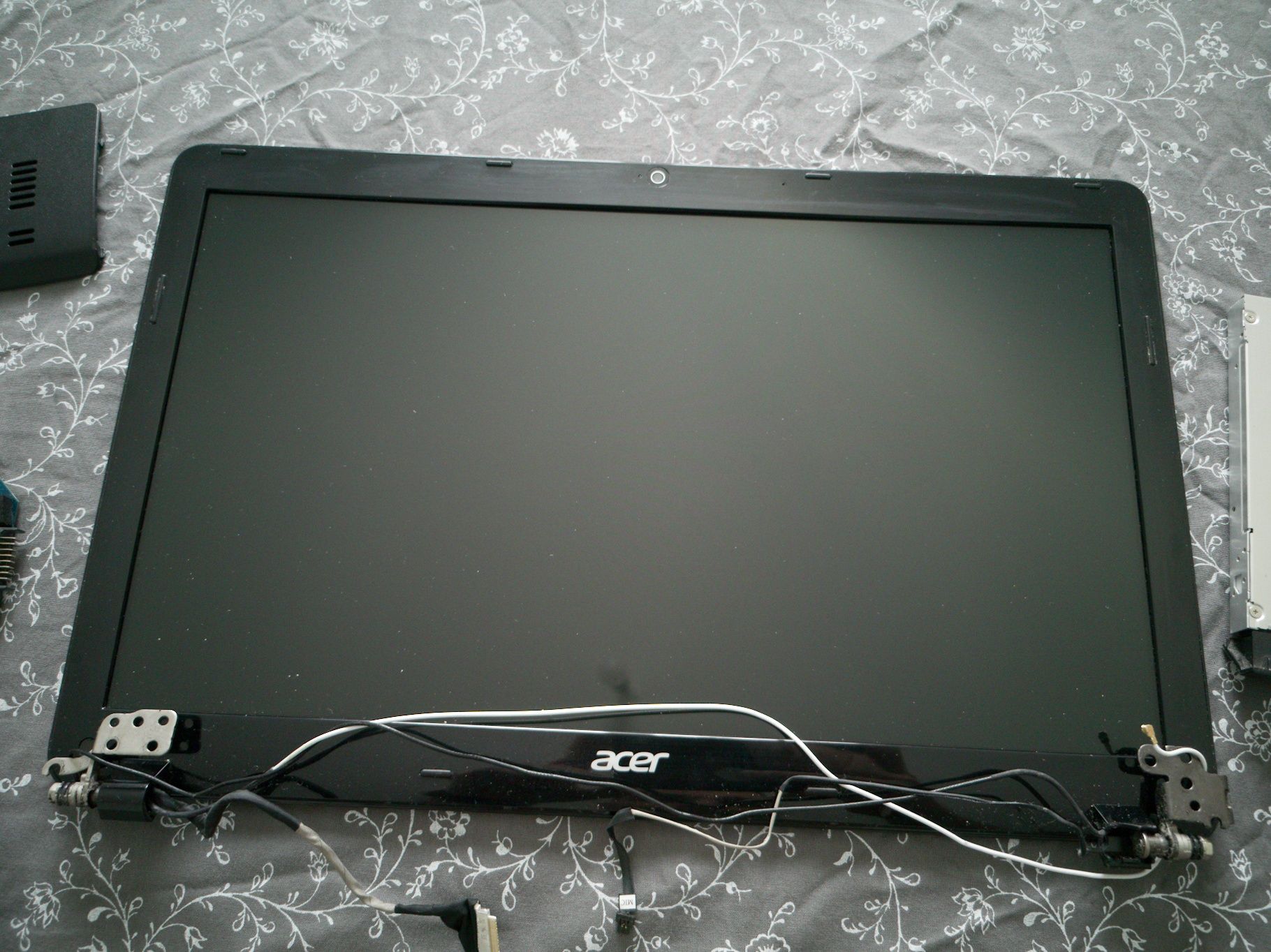 Dezmembrez ACER E1-571