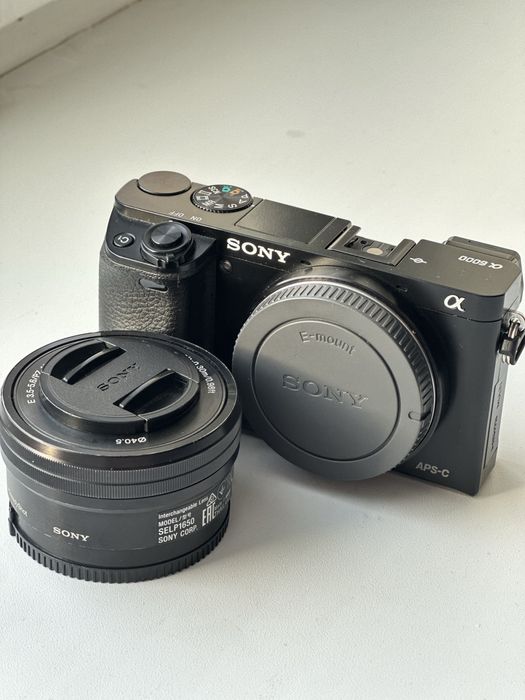 продам камеру Sony A6000