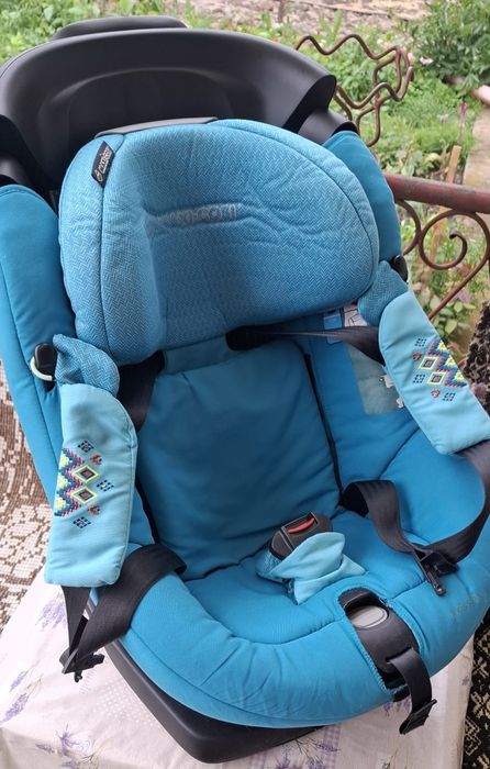 Vând scaun auto Maxi Cosi I-size, cu isofix, 0-19 kg, rotație 360°.