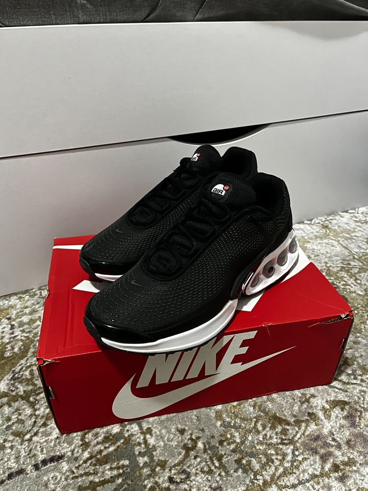 Чисто нови мъжки маратонки AirMax Dn 43 номер