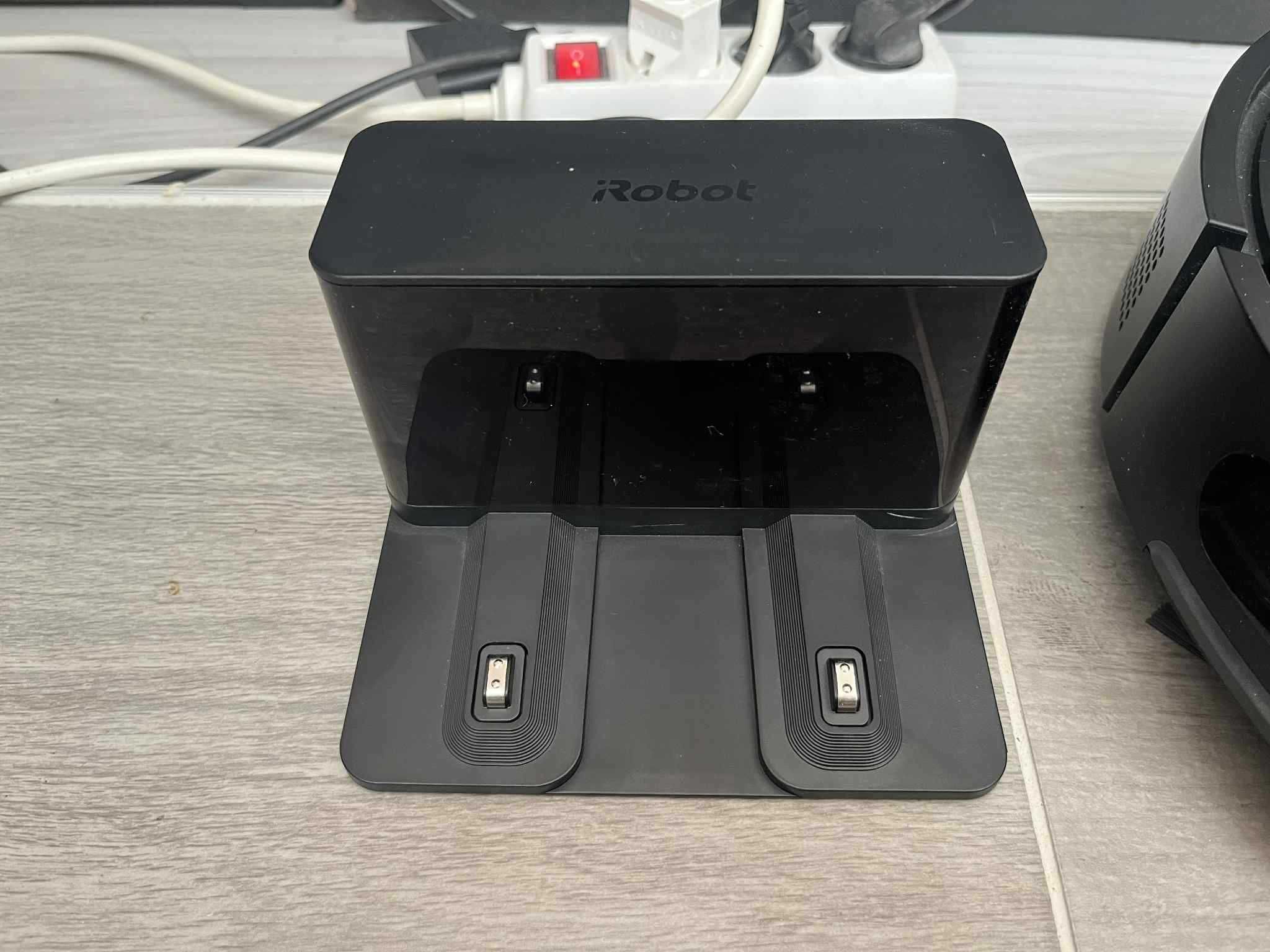 Робот прахосмукачка (2 в 1) Roomba Combo Essential Y011040
