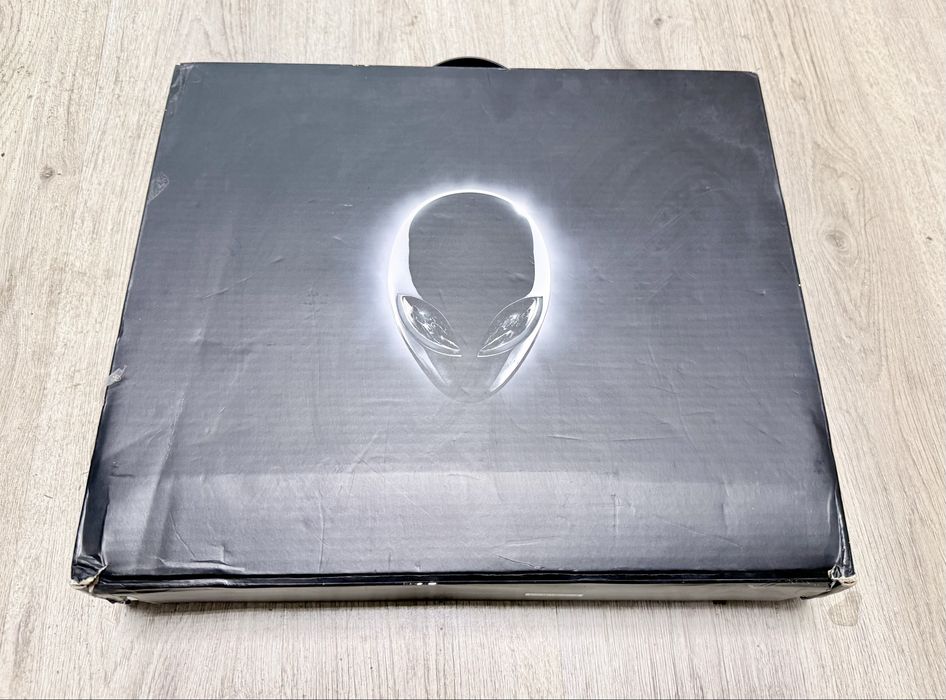 Dell Alienware R2 15