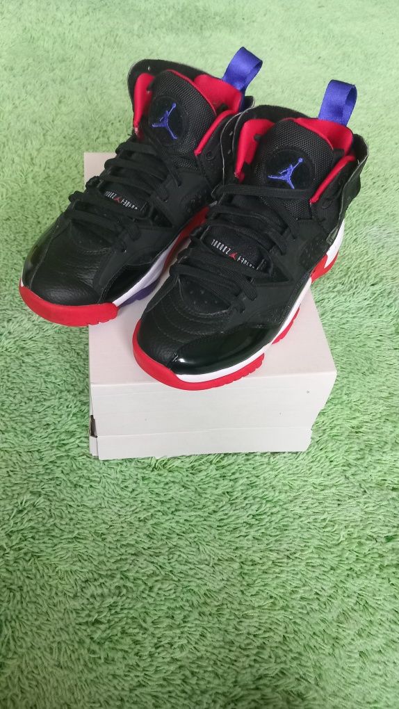 Продавам Jordan Air Jumper Two Trey СПЕШНО!!!