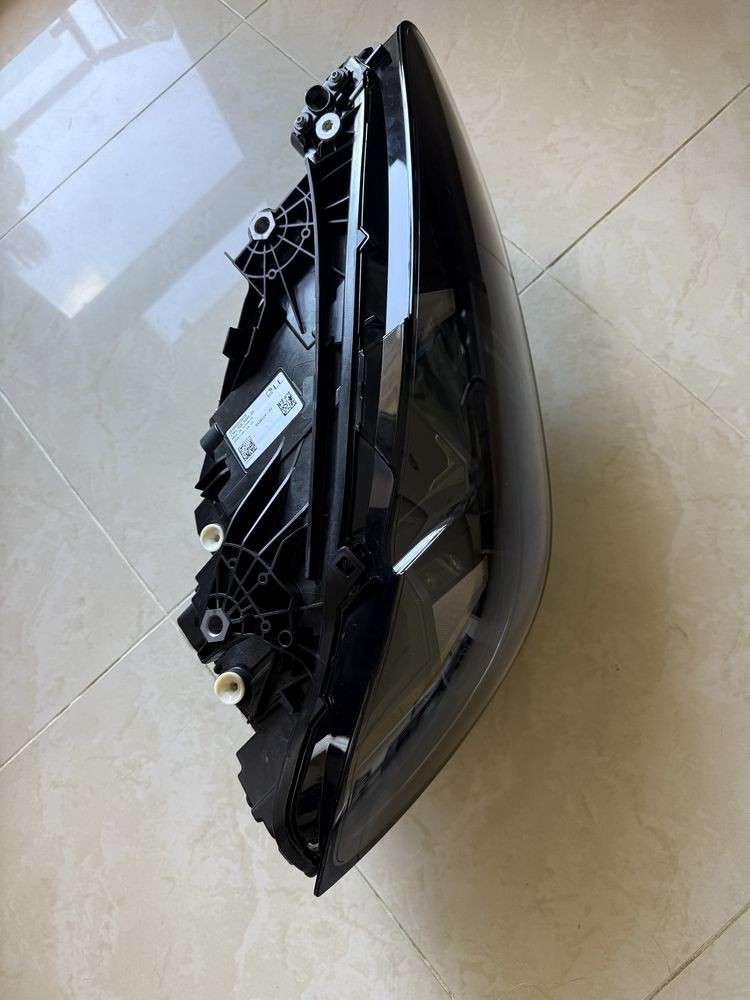 Фар за BMW G22, G26, G80, G82 - десен