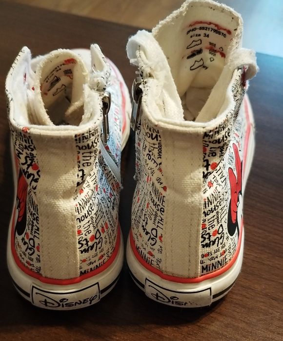 Bascheți fete, marca Disney, mărimea 34.