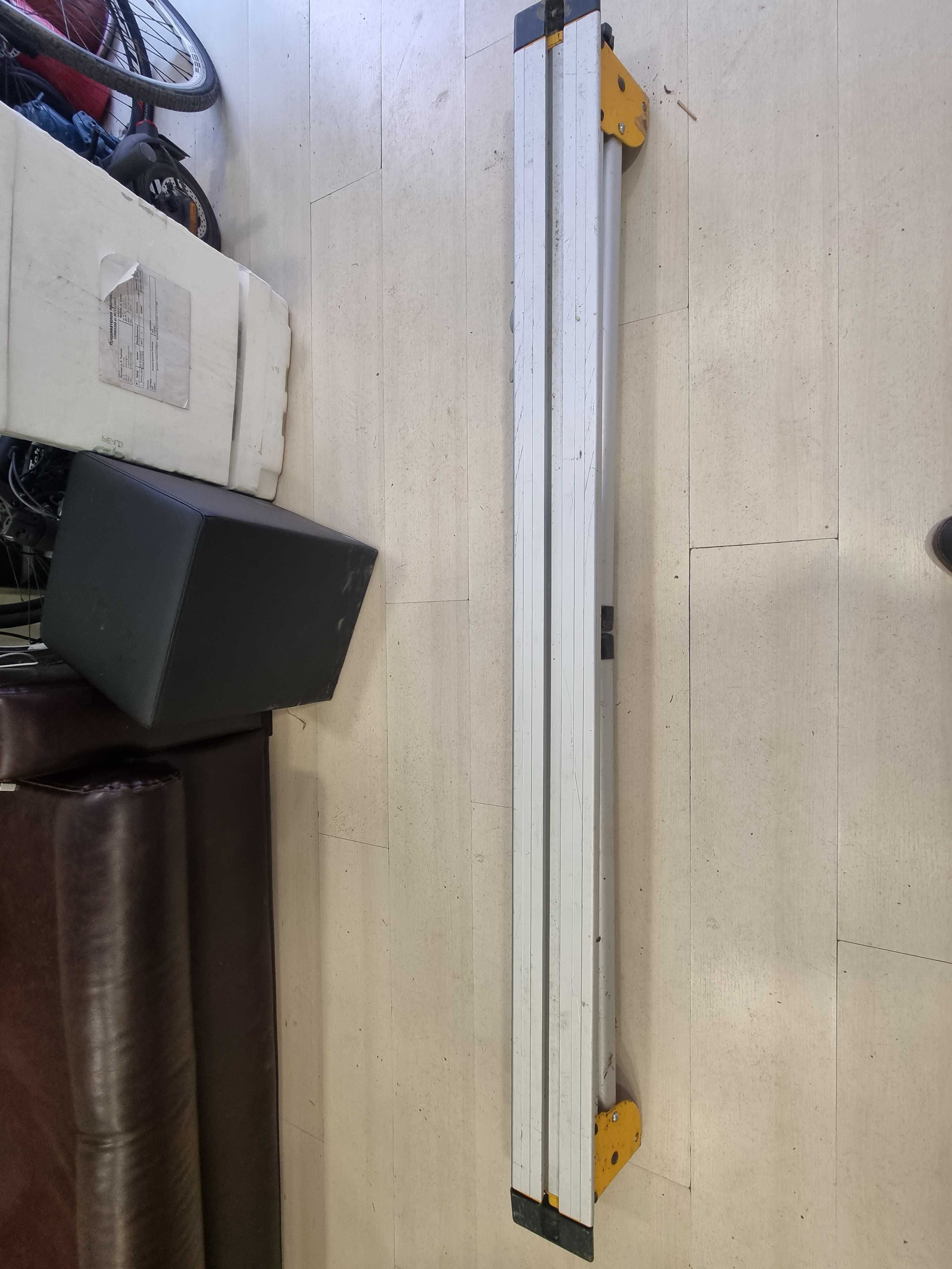Стойката за циркулярен трион DEWALT DE7023
