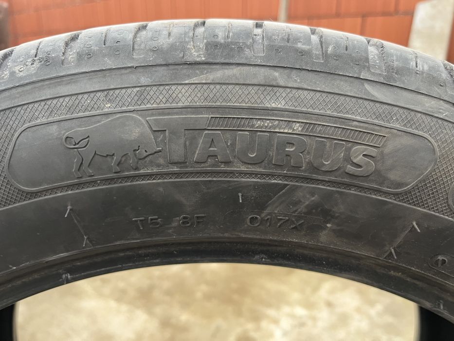 Vând cauciucuri 235 55 19