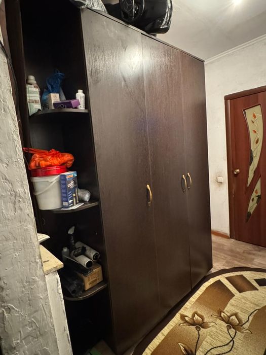 Нормально шкаф  .