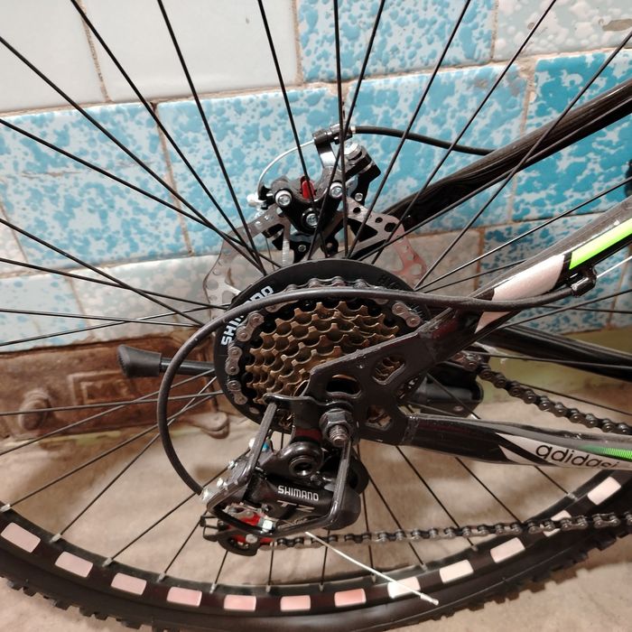 Yangi velosiped skarosnoy haydalmagan.