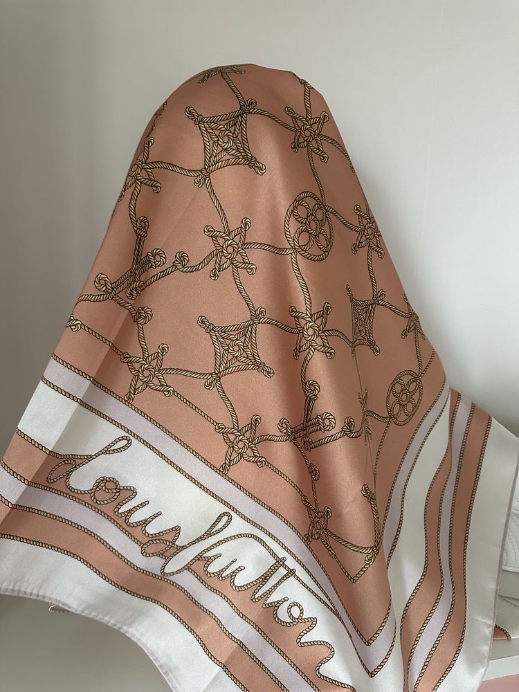 Esarfa Louis Vuitton stoc