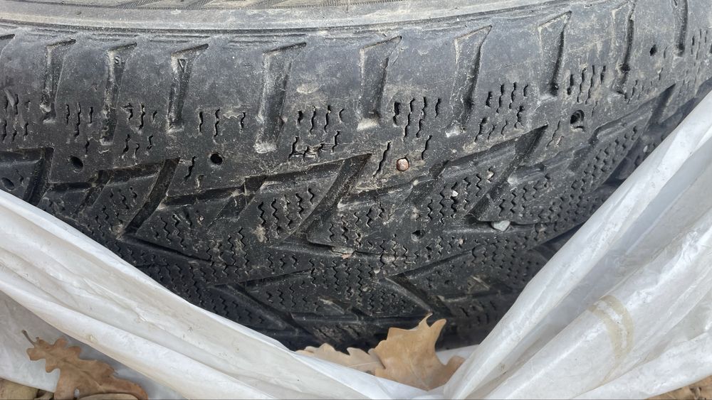 Зимний резина на 17 комплект б/у