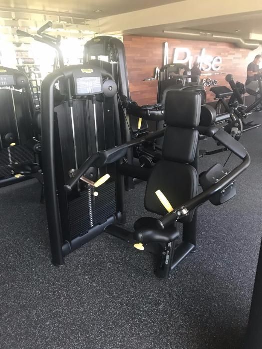 Фитнес уред Technogym Delts Machine