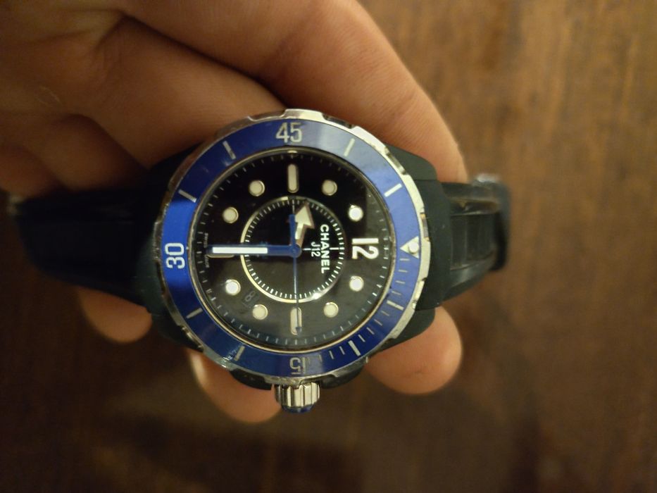 Продавам мъжки часовник Chanel J12